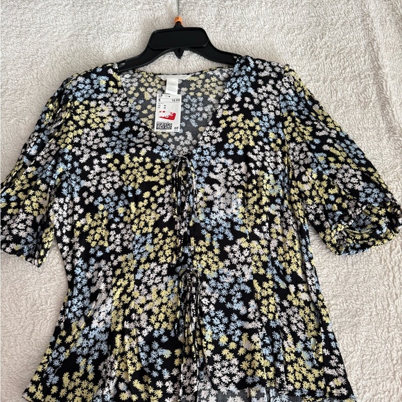 H&M Floral Women's Blouse - Black, White, Yellow - Picture 2 of 5